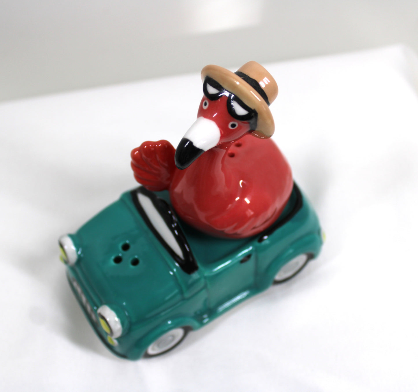 Flamingo Convertible Car Salt Pepper Shaker Set Beach Ocean Bird Hat Sunglasses