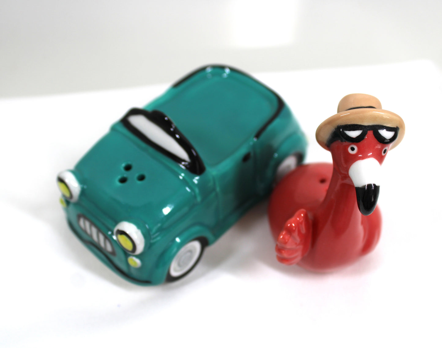 Flamingo Convertible Car Salt Pepper Shaker Set Beach Ocean Bird Hat Sunglasses